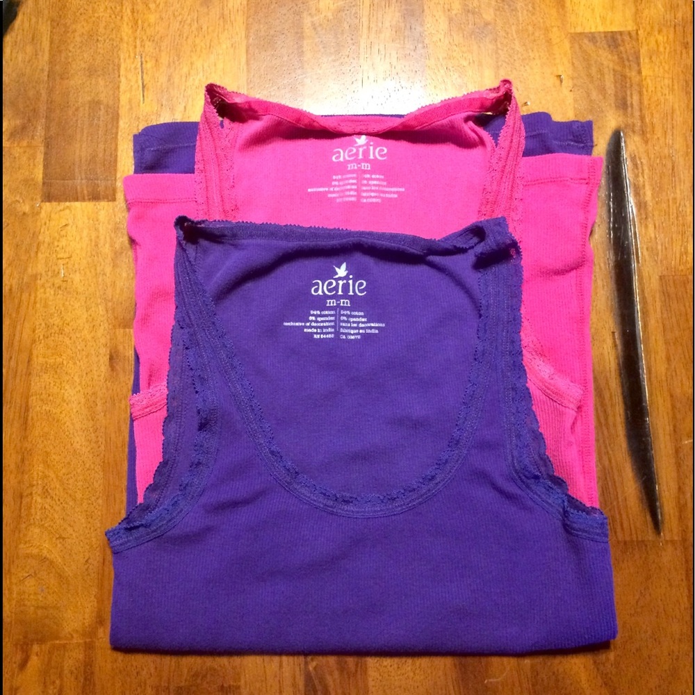 Lot of 2 Aerie lace trim boyfriend tanks, size M